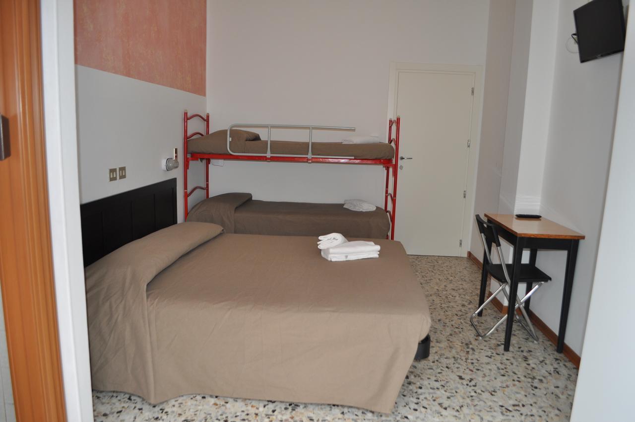 Hotel Urano Cattolica Exterior foto